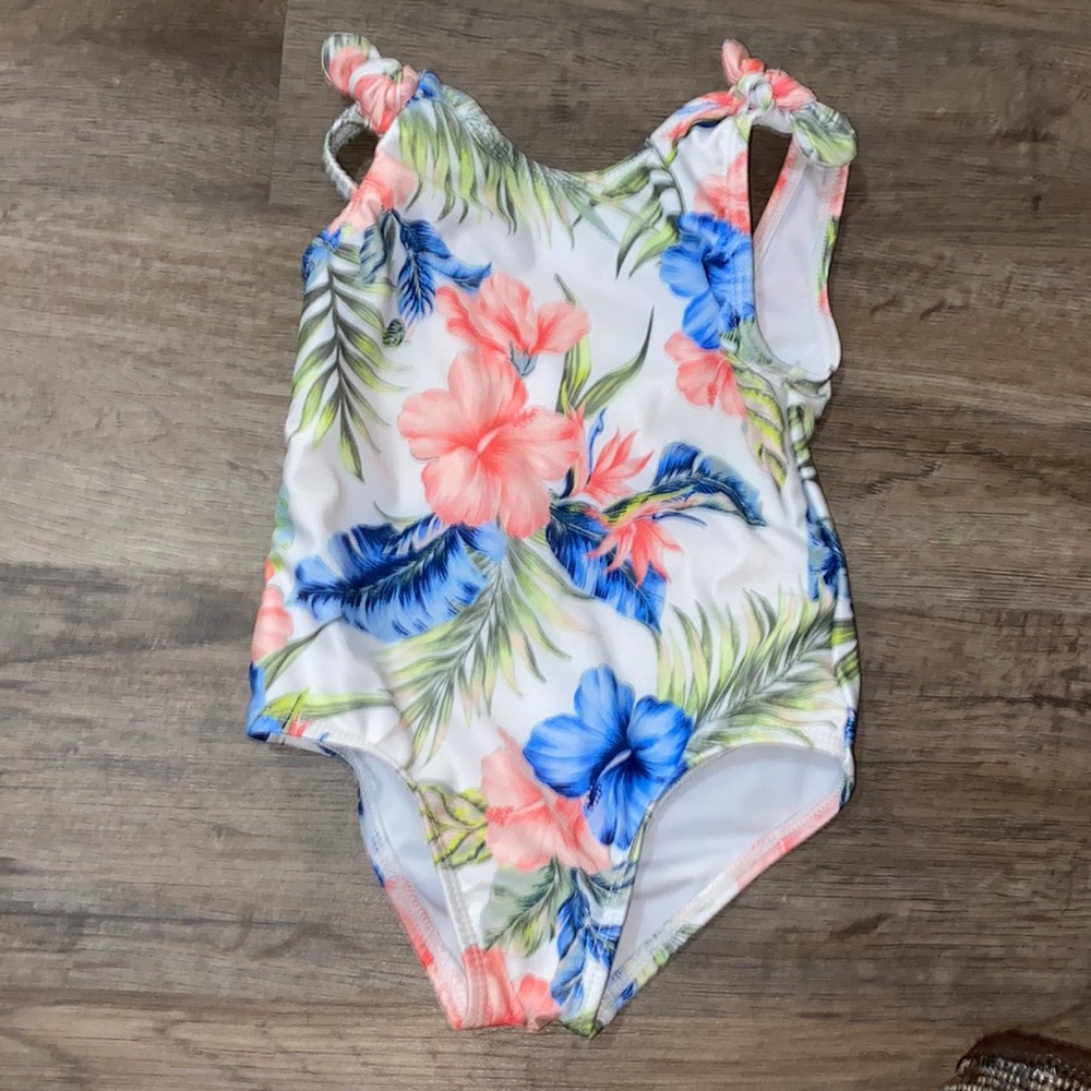 One piece bathing suit, cute, good condition